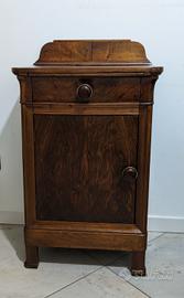 comodino antico restaurato