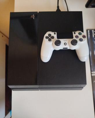 PlayStation 4 con gioco incluso