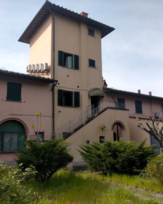 Bilocale con giardino e piscina Empoli ovest