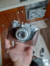 macchina fotografica a rullino