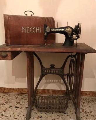 ANTICA MACCHINA DA CUCIRE GRAND PRIX