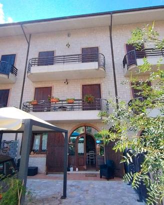Villa a schiera in zona Vazzieri