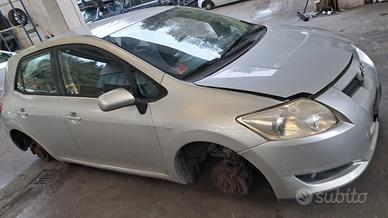 TOYOTA AURIS 2010 SOLO PER RICAMBI