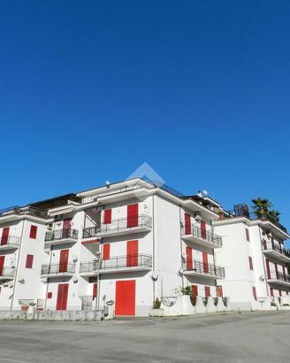 3 LOCALI A CENTOLA