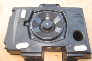 SUB-WOOFER DI SERIE RANGE-LAND-ROVER EVOQUE-150W