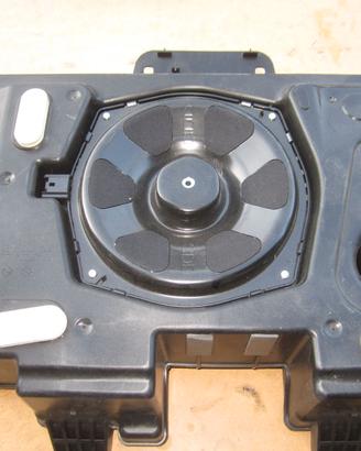 SUB-WOOFER DI SERIE RANGE-LAND-ROVER EVOQUE-150W