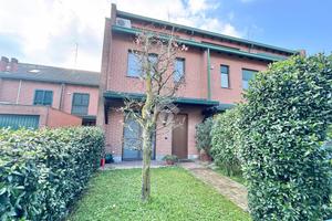 VILLA A SCHIERA A BINASCO