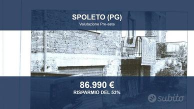 Immobile in asta di 240 m² con box auto a Spoleto