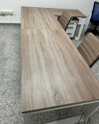 Scrivania a due postazioni