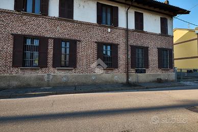 2 LOCALI A ZELO BUON PERSICO