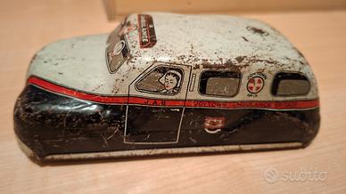 Ambulanza in latta anni 1950