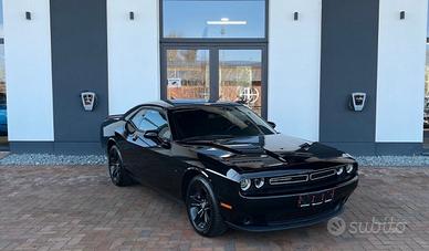 Dodge Challenger 3.6 sxt v6 Coupe C Automatico