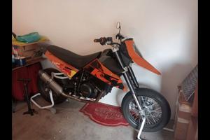 KTM 690 supermoto