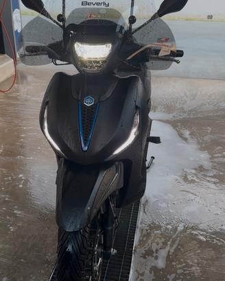 Beverly 400 S hpe 2025
