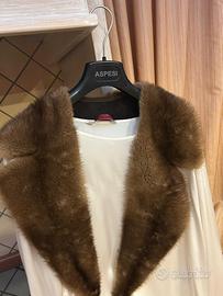 Collo marrone di visone