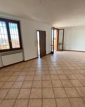 Quinzano d'Oglio (VICINANZE)- Quadrilocale 2 Bagni