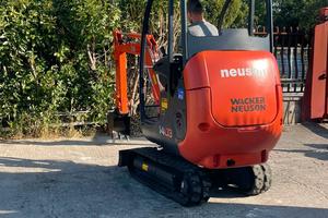 E47 Mini escavatore Neuson 17 q.li
