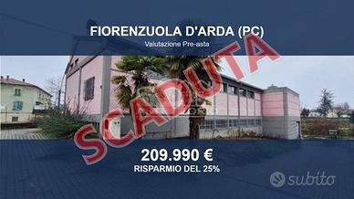 Immobile in asta di 840 m² con più di 5 locali a F