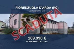 Immobile in asta di 840 m² con più di 5 locali a F