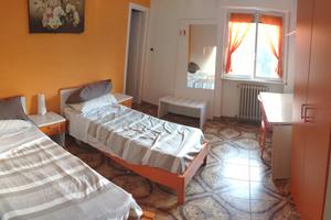 Stanza singola con letto matrimoniale