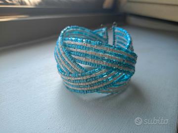 Bracciale Rigido a Fascia Intrecciato con Perline
