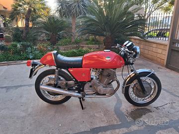 Per appassionati moto epoca.  