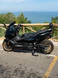 T Max Tech Max del 2023 con soli 3218 km !!!