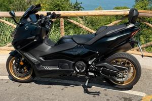 T Max Tech Max del 2023 con soli 3218 km !!!