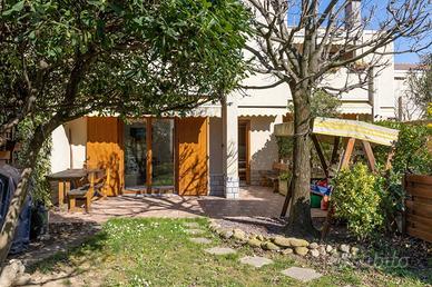 Villetta a schiera di 150 m² con 4 locali e box au