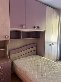 Camera da ragazza con letto da una piazza e mezza