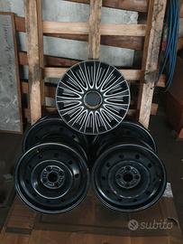 Cerchi in ferro 15" più copricerchi Suzuki