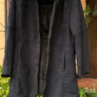 Cappotto nero con pelliccia interna lineaemme