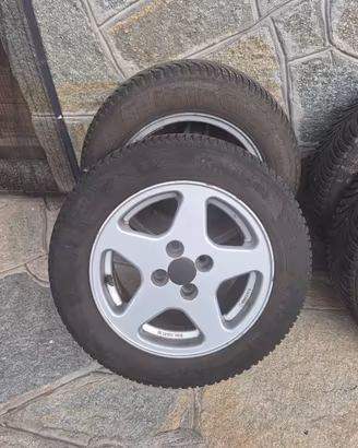 4 ruote invernali kleber 175/65 R14+ cerchi 