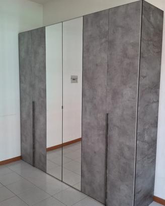 Armadio grigio