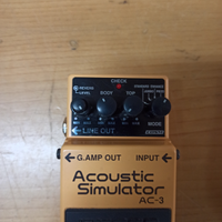 Effetto chitarra acustica Boss ac3