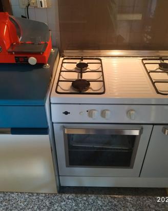 cucina  - macchina gas-tecnogas