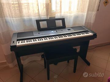 pianoforte elettrico Yamaha PortableGrand DGX-660