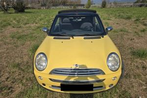 Mini Cooper Gialla cabrio