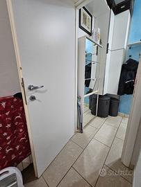 Porta in laminato bianco