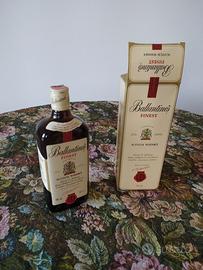 Bottiglia di Ballantine's da collezione