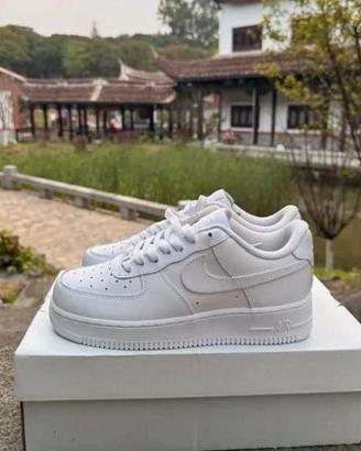 Nike Air Force 1 44 Bianche Unisex Nuove