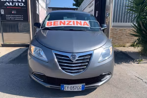Lancia Ypsilon 0.9 TwinAir 85 CV 5 porte S&S Plati