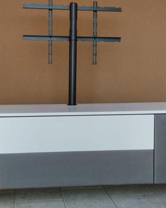 Mobile TV, laccato bianco con porte in tessuto