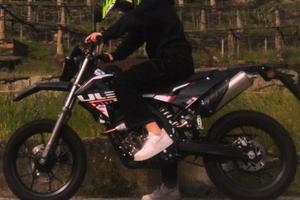 Rieju MRT 125 Motard LC raff ad Acqua