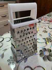 Grattugia multifunzione Fackelmann in acciaio inox