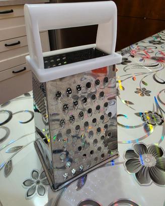 Grattugia multifunzione Fackelmann in acciaio inox