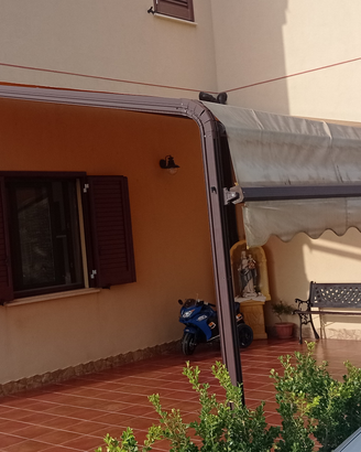 Tenda da sole richiudibile