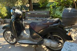 Scoter Aprilia Scarabeo 150