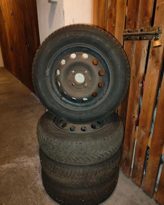 Cerchi in Ferro con Gomme invernali 175/70/14