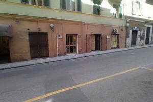 Locale commerciale al centro, Via Mazzini 29,